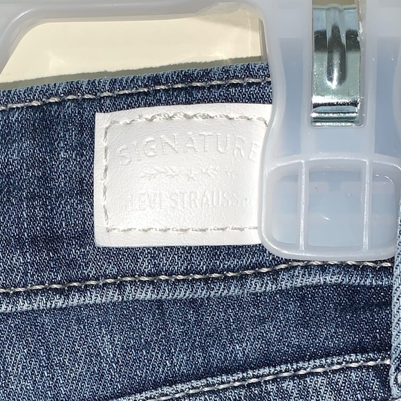 High rise Walmart shorts size 8 - Picture 4 of 4